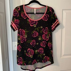 LuLaRoe Classic Tee, size small